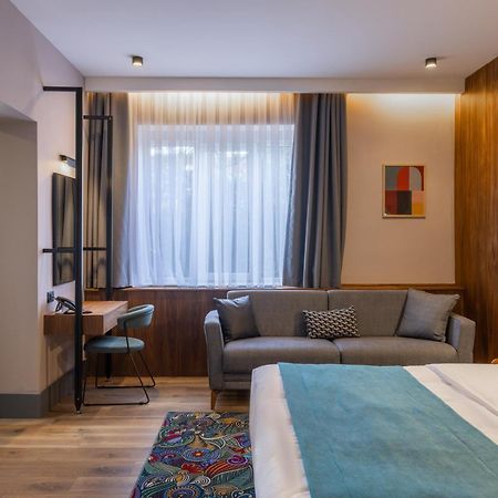 Hotel Square By Margo Pristina Eksteriør billede