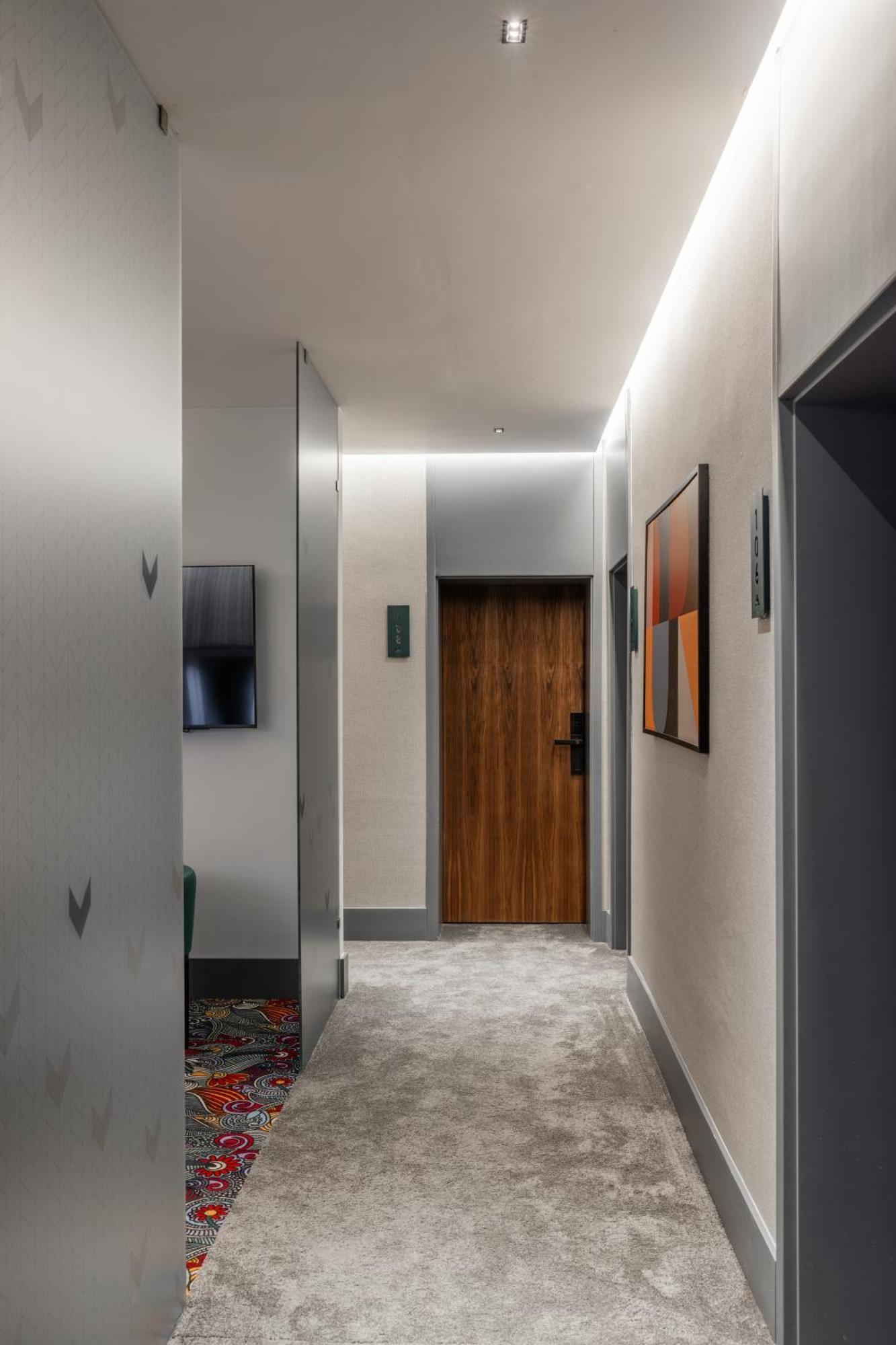 Hotel Square By Margo Pristina Eksteriør billede