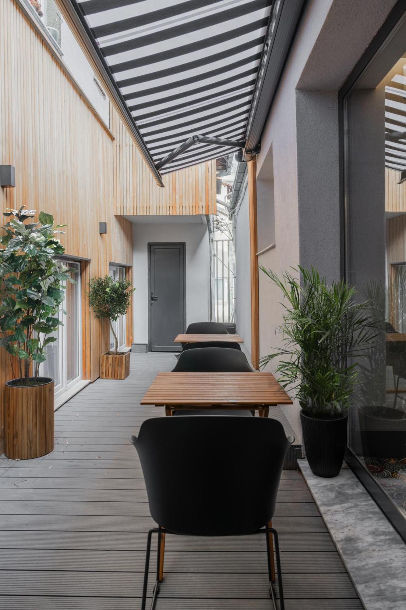 Hotel Square By Margo Pristina Eksteriør billede