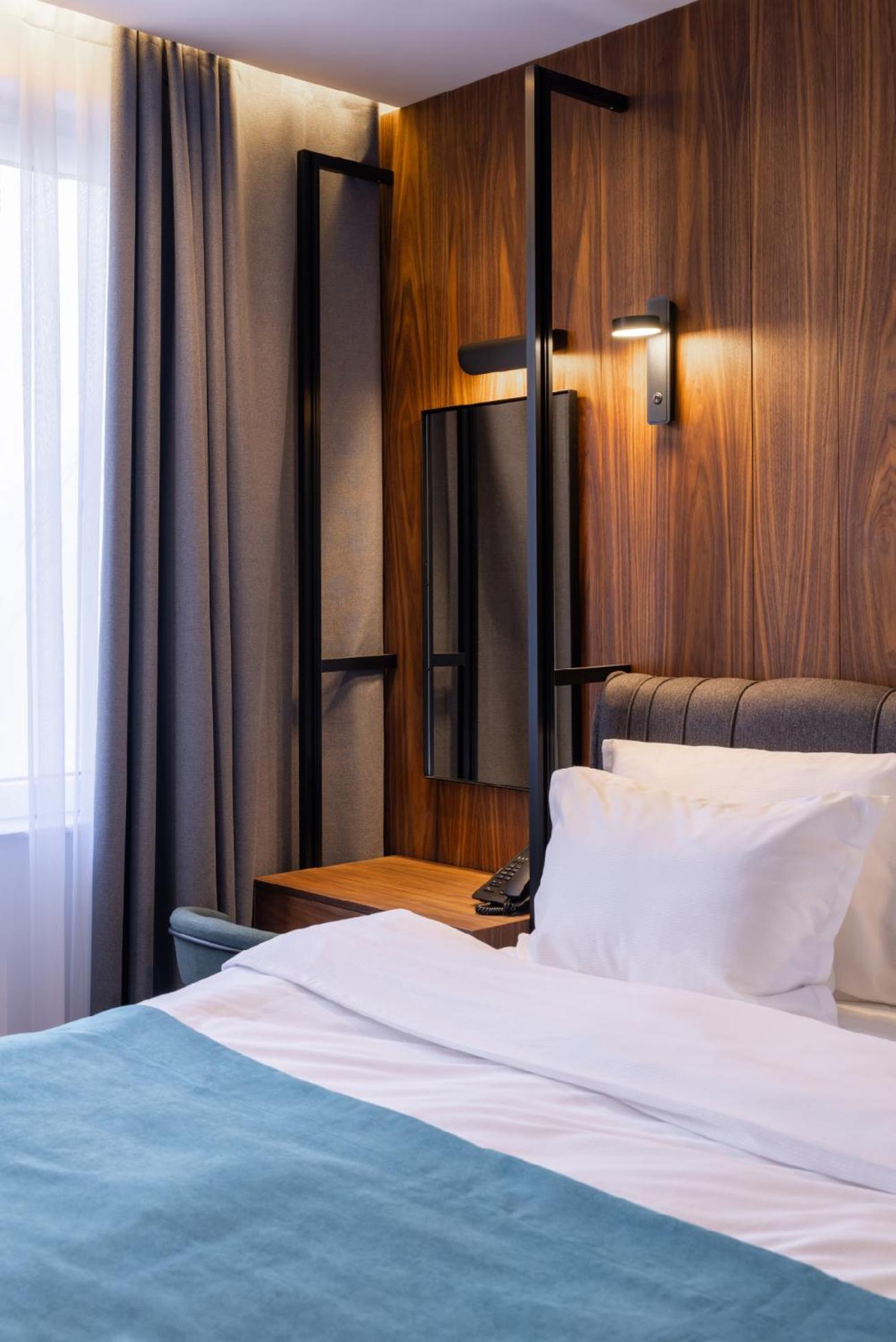 Hotel Square By Margo Pristina Eksteriør billede